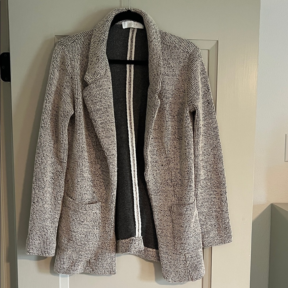 Astr Women's Black and White Knit Blazer